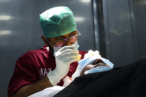 Graft Extraction Using Micro-Punch